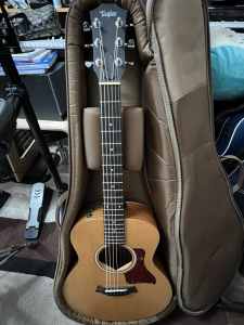 Taylor GS mini with EQ pickup and case
