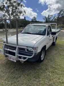 1998 TOYOTA HILUX 5 SP MANUAL C/CHAS