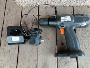 Tandy cordless drill and charger - NO BATTERY