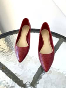 Size 6 Annapelle Red Court Shoes Pointy Toe Crocodile Pattern Leather