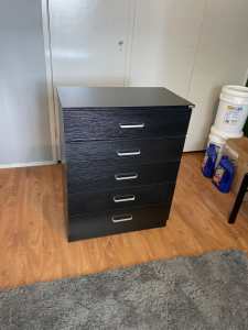 DISCOUNTED!! HEQS 5 DRAWERS CHEST - BUY YOURS NOW FOR ONLY $190!!