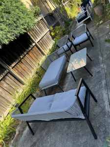 Outdoor set with glass table 