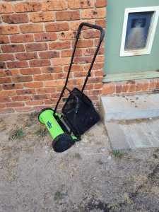 Saxon manual push mower