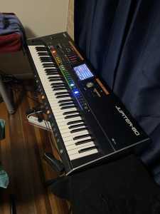 ROLAND JUPITER-80 76🎹 MADE IN JAPAN Synth & Supernatural keyboard.