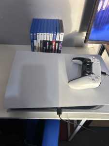 PlayStation 5 (disc) with 11games