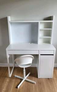 White desk with chair 