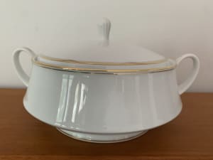 Noritake Porcelain White Gold Edged Deep Round Serving Dish with Lid
