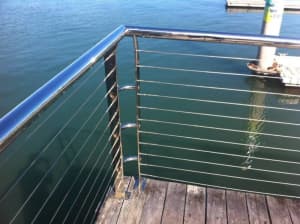 WIRE ROPE BALUSTRADING / FENCING