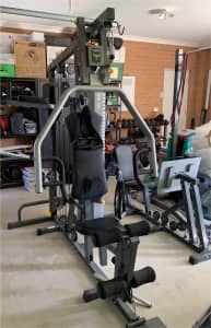 Torros G9 home gym set, located in Officer