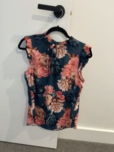 Floral top Portmans brand new with tags