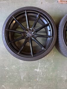 Hussla 20” Staggered rims VE/VF Commodore