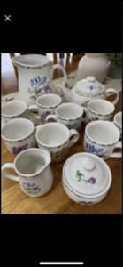 Thomson Pottery Tea set for 8 person.