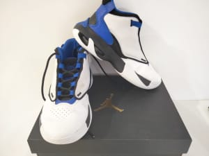 Nike Jordan Max Aura Basketball Shoes size 5y