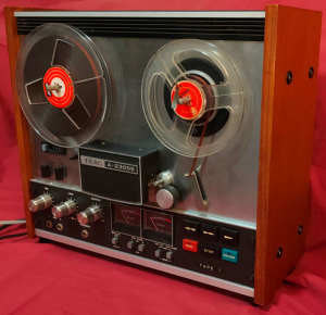 Tape recorder reel to reel Teac with tapes