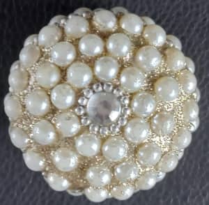 Beautiful trinket, ring or pill box - excellent condition