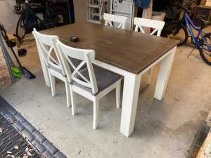 dining table with 4 dining chairs