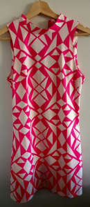 Pink and white halter neck dress
-Size small