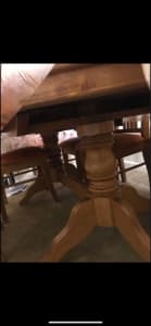 Dining table extendable with 8 chairs