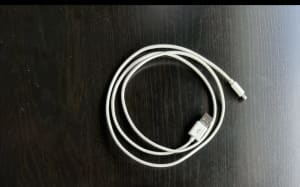 Apple Genuine Lightning to USB Cable (1 metre) for Iphone