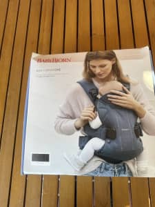 BabyBjorn baby carrier one