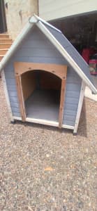 Dog Kennel - with just weathering - good condition