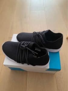 Brand new Vessi CityScape Men’s shoes Size EU42.5