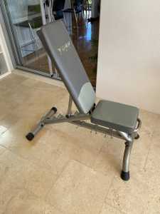Adjustable weight bench