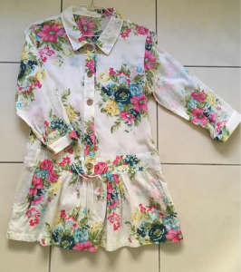 floral blouse / size 6