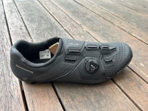 Brand new Shimano XC3 riding shoes (black)