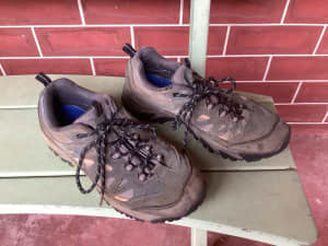 Hiking shoes Cederberg Waterproof Vibram soul size 7-8