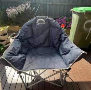 Spinifex moon chair - Blue. Near new Excellent Condition.
