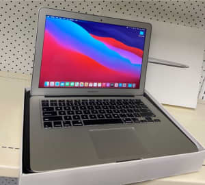 AS NEW Apple MacBook Air 13”, (Core i5, 8gb ram, 256gb ssd, Warranty)!