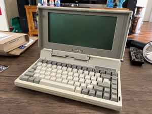 Toshiba T1200 vintage laptop MS DOS