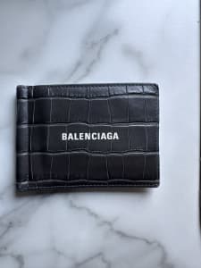 Wanted: Balenciaga wallet