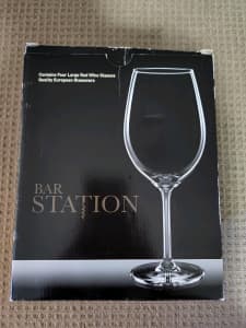 wine glasses with package