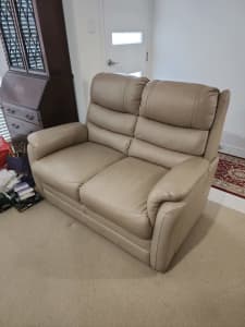1x3 seater and 2 x single recliners leather lounge suite