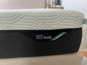 Tempur pro plus medium king size mattress