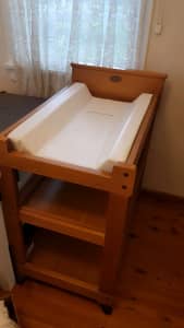 Boori country change table with mattress