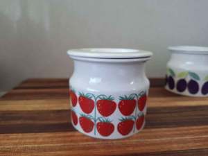 Mid-century Arabia Finland Pomona jam jar with lid strawberry pattern