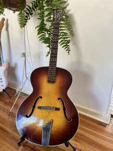 1962 Hofner Senator Archtop guitar w/ hard case