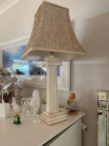 Classical style bedside lamp
