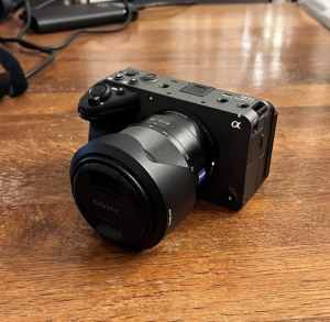 Sony FX30 16-70 F4 Sony/Zeiss zoom lens