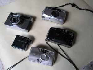 Cameras, old and outdated, but possibly of collectors value, reduced