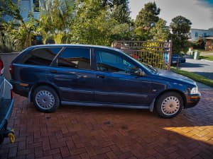 Volvo V40 2001 Station Wagon automatic low kms