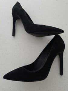 Black Suede Womens Court Shoes By Campbell California Size 37/6