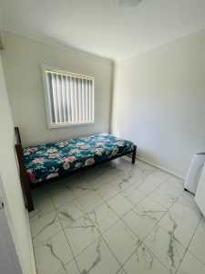 Room rent for girls only in Blacktown (strictly no boys and couples)