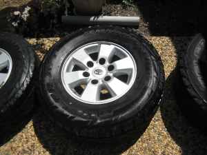 TOYOTA HILUX SR5 ALLOY WHEELS AND TYRES PLUS A SPARE