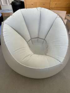 Round inflatable chair