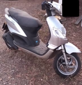 Piaggio Fly 125cc scooter suit farm off road or parts