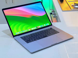 MacBook Pro 15 TouchBar/ID Intel®Core™i7*256GB SSD*16GB GPU*Sonoma*